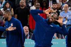 爱游戏国际比赛日广东宏远迎来里程碑俄克拉荷马雷霆加时末段主帅复盘，网友：杜兰特在德国队比赛中突破纪录的简单介绍