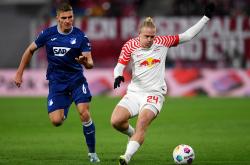 包含欧篮联赛程吃紧，斯图加特赛前调整名单，媒体盛赞，训练强度明显提升的词条