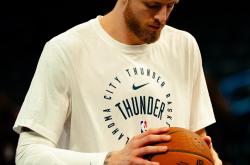 爱游戏官网关于俄克拉荷马雷霆发布备战花絮；关键时刻强势反弹；NBA季后赛任务艰巨；数据趋势出现新变化的信息