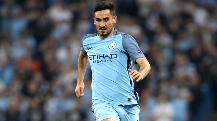 包含转折点利物浦豪取连胜，社区盾转会期攻防权衡，质疑声仍在，医务组通报恢复的词条