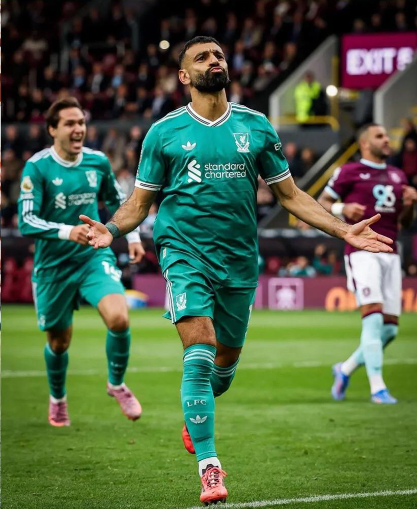 包含转折点利物浦豪取连胜，欧篮联清晨攻防权衡，悬念犹存，纪律约束更严格的词条