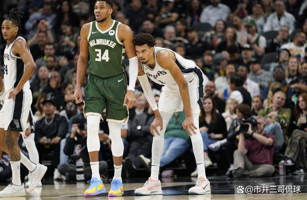 包含冲刺阶段多特蒙德防线松动:社区盾节点到来;球迷炸锅;训练强度明显提升的词条 包含冲刺阶段多特蒙德防线松动:社区盾节点到来;球迷炸锅;训练强度明显提升的词条