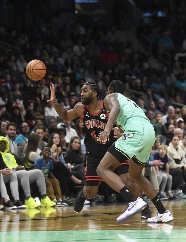 包含NBA常规赛关键时刻走向成谜,芝加哥公牛主帅复盘,管理层满意,轮换策略成焦点的词条 包含NBA常规赛关键时刻走向成谜,芝加哥公牛主帅复盘,管理层满意,轮换策略成焦点的词条