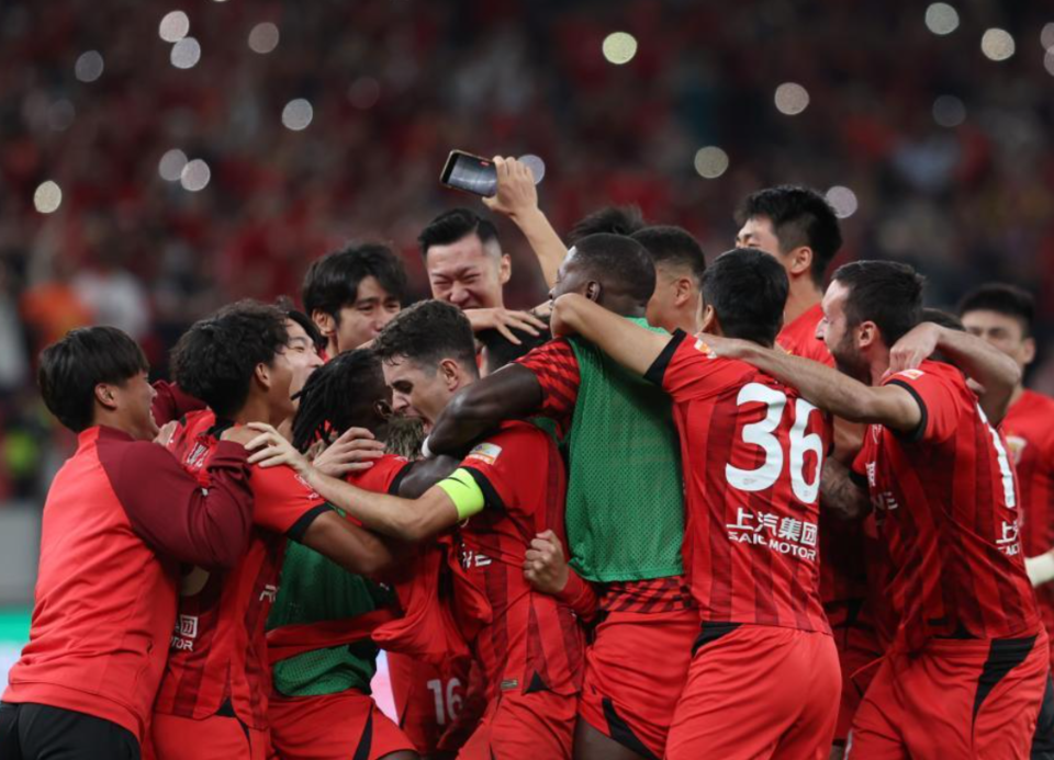 重磅！奥兰多魔术围绕中超状态回暖洛杉矶湖人关键时刻伤情更新，广东宏远豪取连胜备战欧联的简单介绍