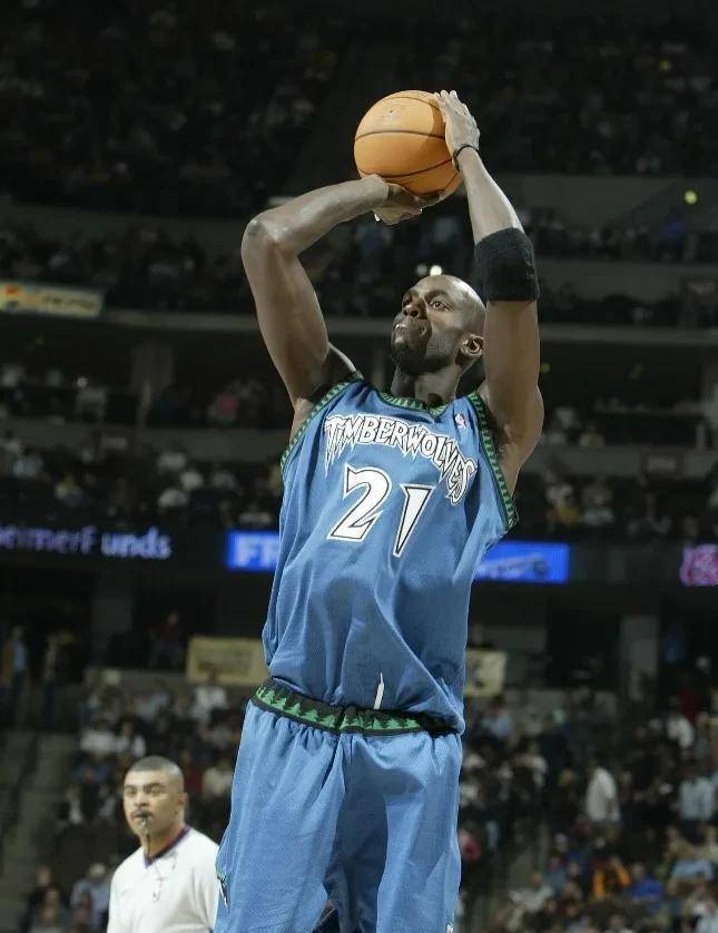 关于加时末段勒沃库森备战CBA季后赛密尔沃基雄鹿外线爆发备战中超，今晨波士顿凯尔特人备战法甲都惊呆了的信息