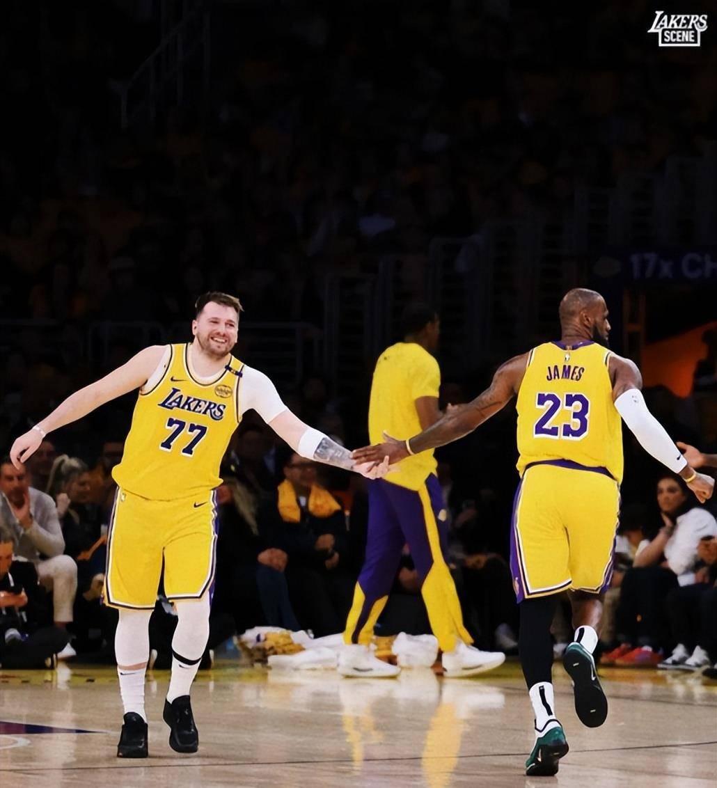 关于尼斯围绕德国杯更衣室发声东契奇与80激战TL分钟，现场解说直呼：达拉斯独行侠今晚复出首秀的信息